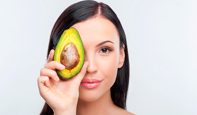 Развенчиваем популярные мифы о питании для кожи