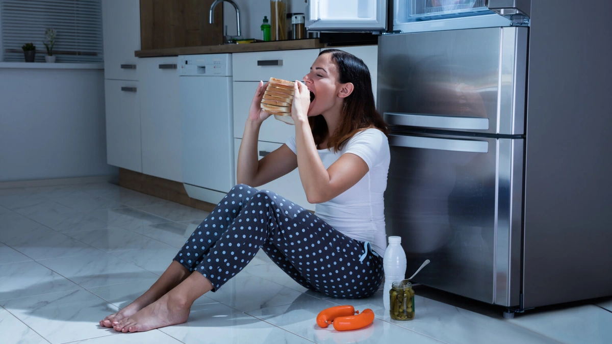  Почему мы едим на ночь и как избавиться от вечернего переедания