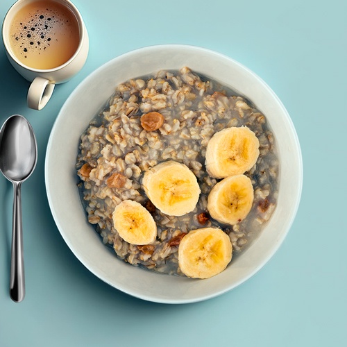 oatmeal-porridge-with-banana-and-cinnamon