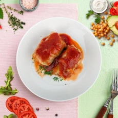 Голубцы из курицы в томатном соусе