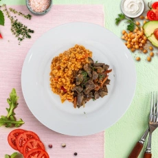 Куриные потрошки с овощами и булгуром