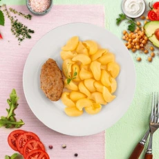Котлета «Гурман» с макаронами