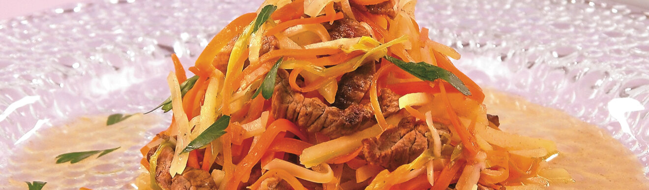 Рецепт на ужин Отварная телятина с салатом из капусты