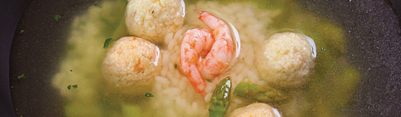 Рецепт на обед Суп с фрикадельками из речной рыбы